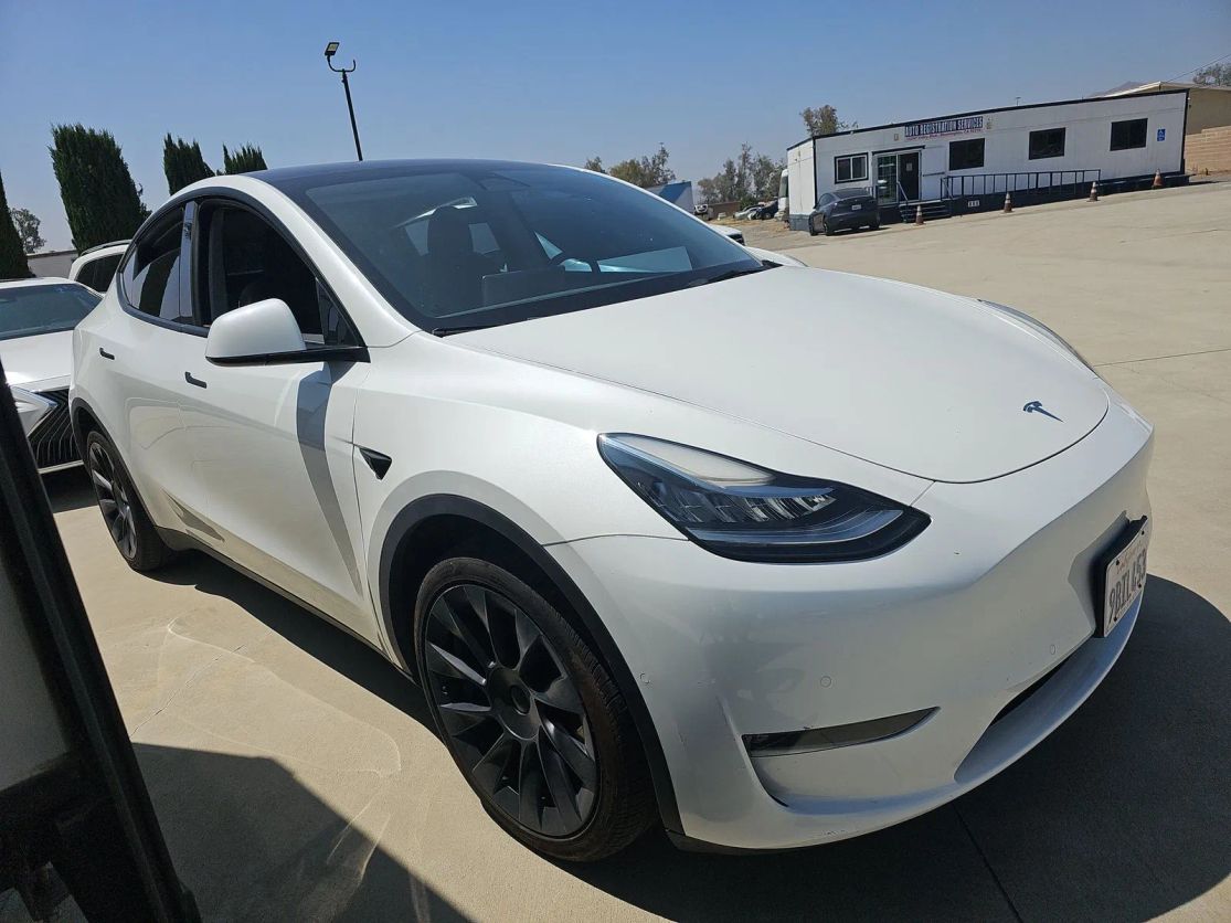 tesla model y 2022 7SAYGDEE1NF447314 image tesla model y 2022 7SAYGDEE1NF447314 image